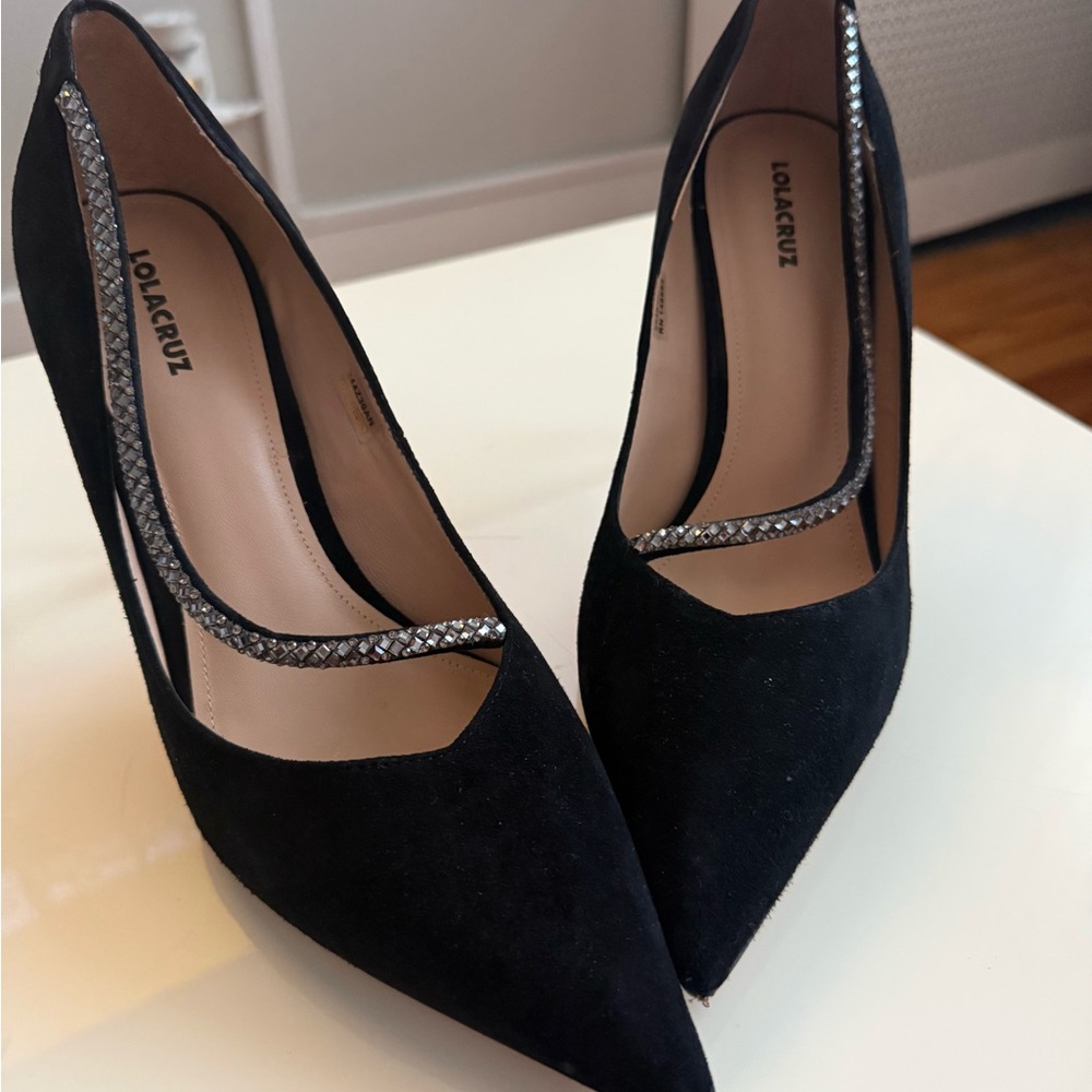 Chic Black Women's Heels with Rhinestone Detail